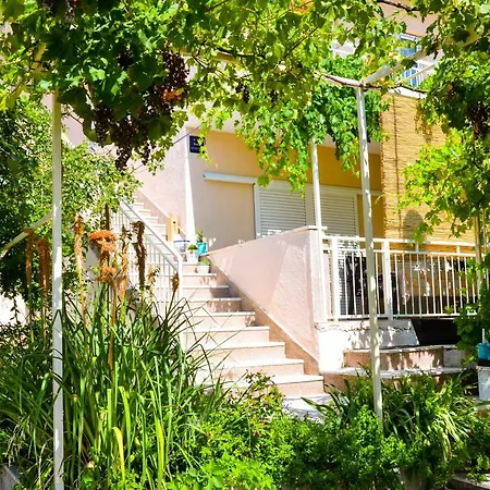 Apartment Andoria *
